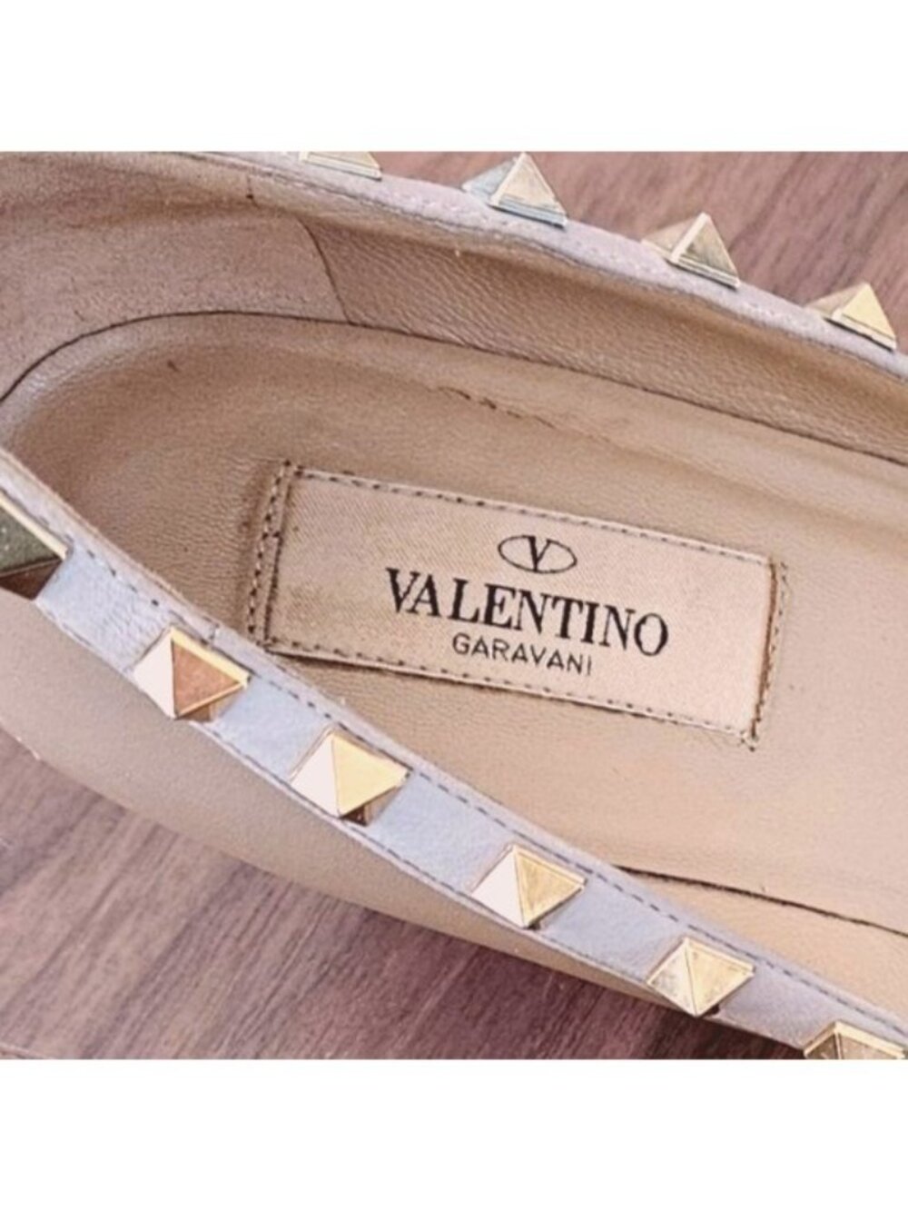 Valentino Garavani Rockstud Leather Wedge Pump Taupe Italy Sz 37.5  US 7 - Picture 3 of 12